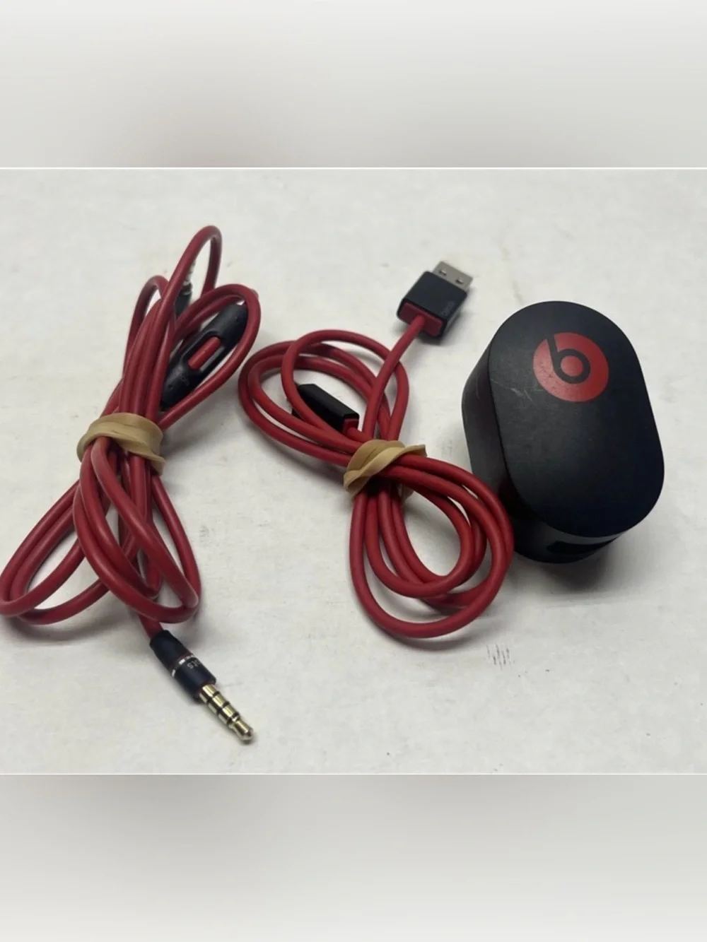 Solo3 Wireless On-Ear Headphones - Black/Red